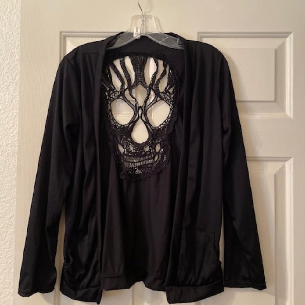 Ealey Fushi Black Long Sleeve Cardigan Skull Goth Girl Size M/L NWOTs - Picture 4 of 8